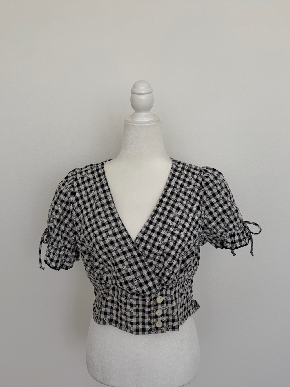 Kirious LA Black White Gingham Floral Eyelet Crop Top Puff Sleeve Tie Cuff Large